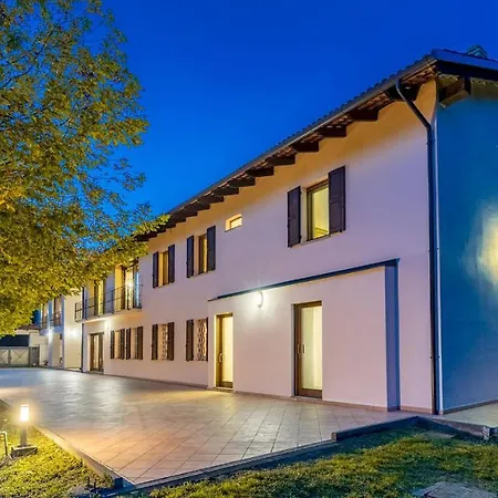 Cascina La Valle 10&2, Emma