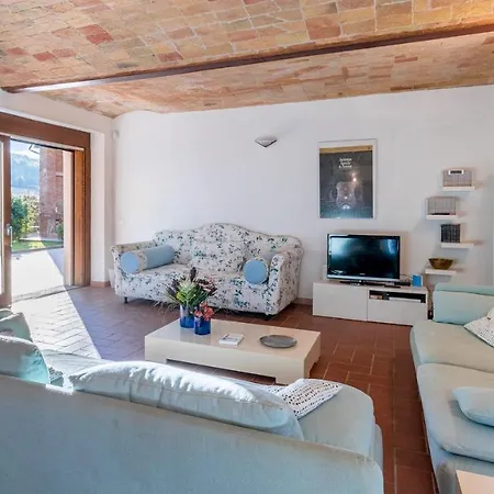Cascina La Valle 10&2, Emma Villa *