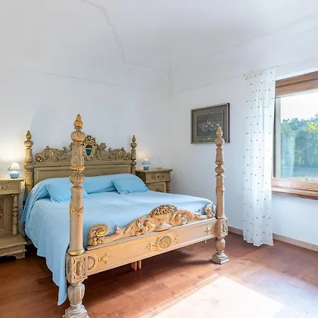 Villa Cascina La Valle 10&2, Emma